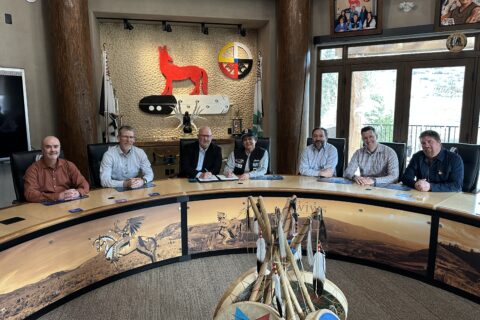 Signing of the partnership agreement at the OIB council chambers.